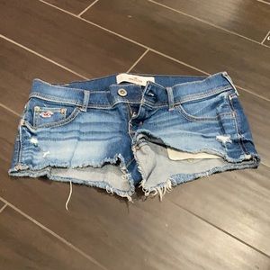 Hollister size 27 Jean shorts